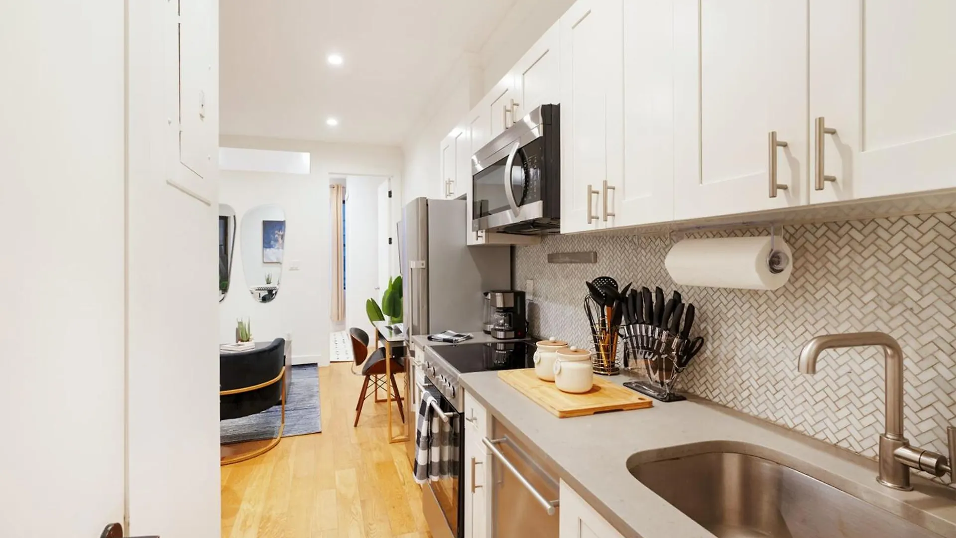 1290-13 Newly Renovated 2 Bedrooms In Ues New York 0*,  USA